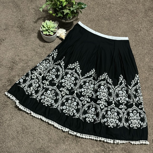 Ann Taylor Loft Swing Style Skirt-S-Cotton-Side Zip-Lined-Beaded/Tassel Detail - Picture 3 of 15